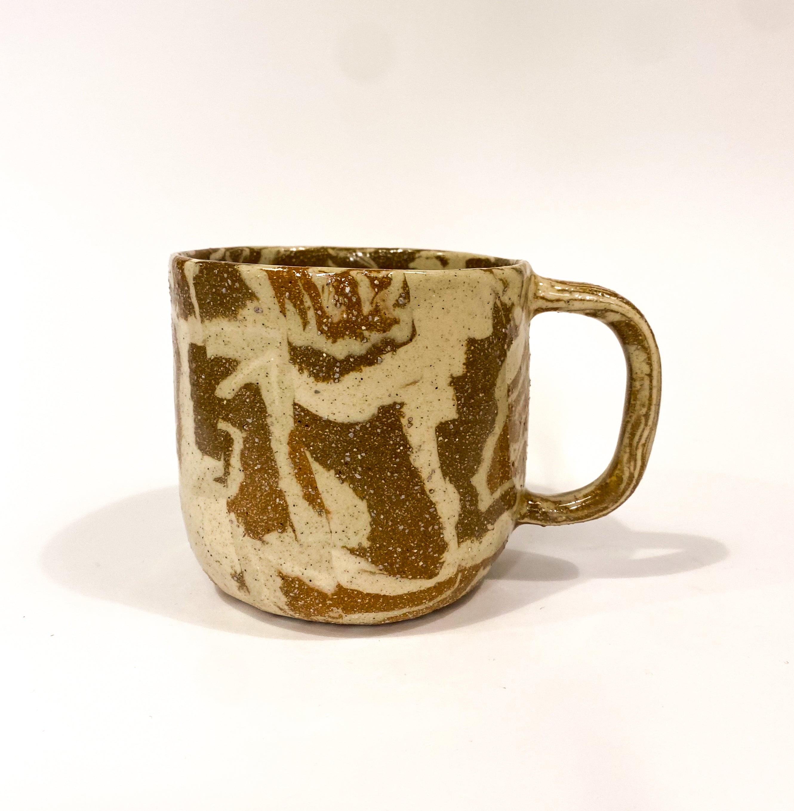 Isabel Rower Marbled Mug in Brown