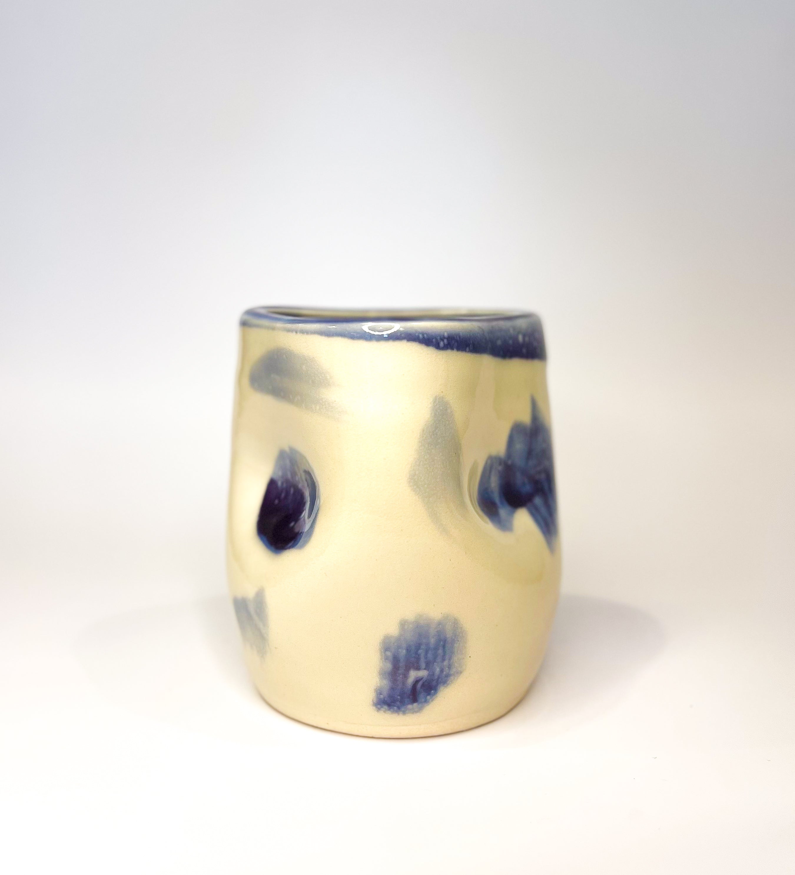 Studio Nia Hand-Painted Cup in Bone/Royal